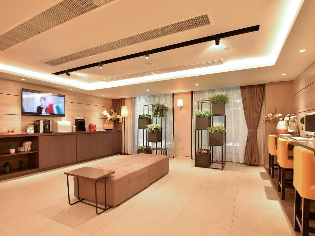 Home Inns Plus Shanghai Xujiahui Branch Kültér fotó