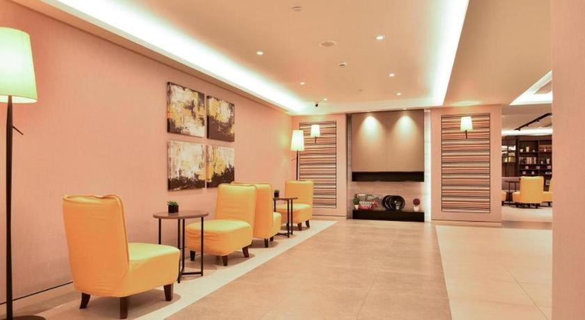 Home Inns Plus Shanghai Xujiahui Branch Kültér fotó