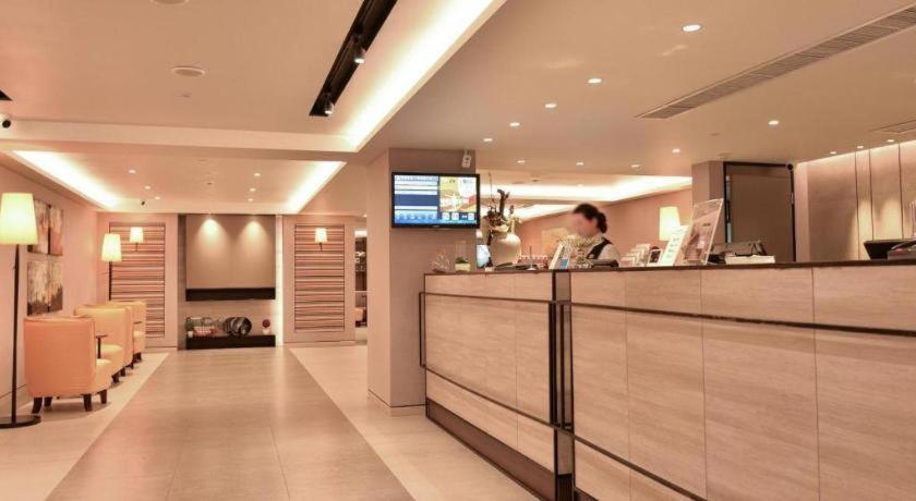 Home Inns Plus Shanghai Xujiahui Branch Kültér fotó