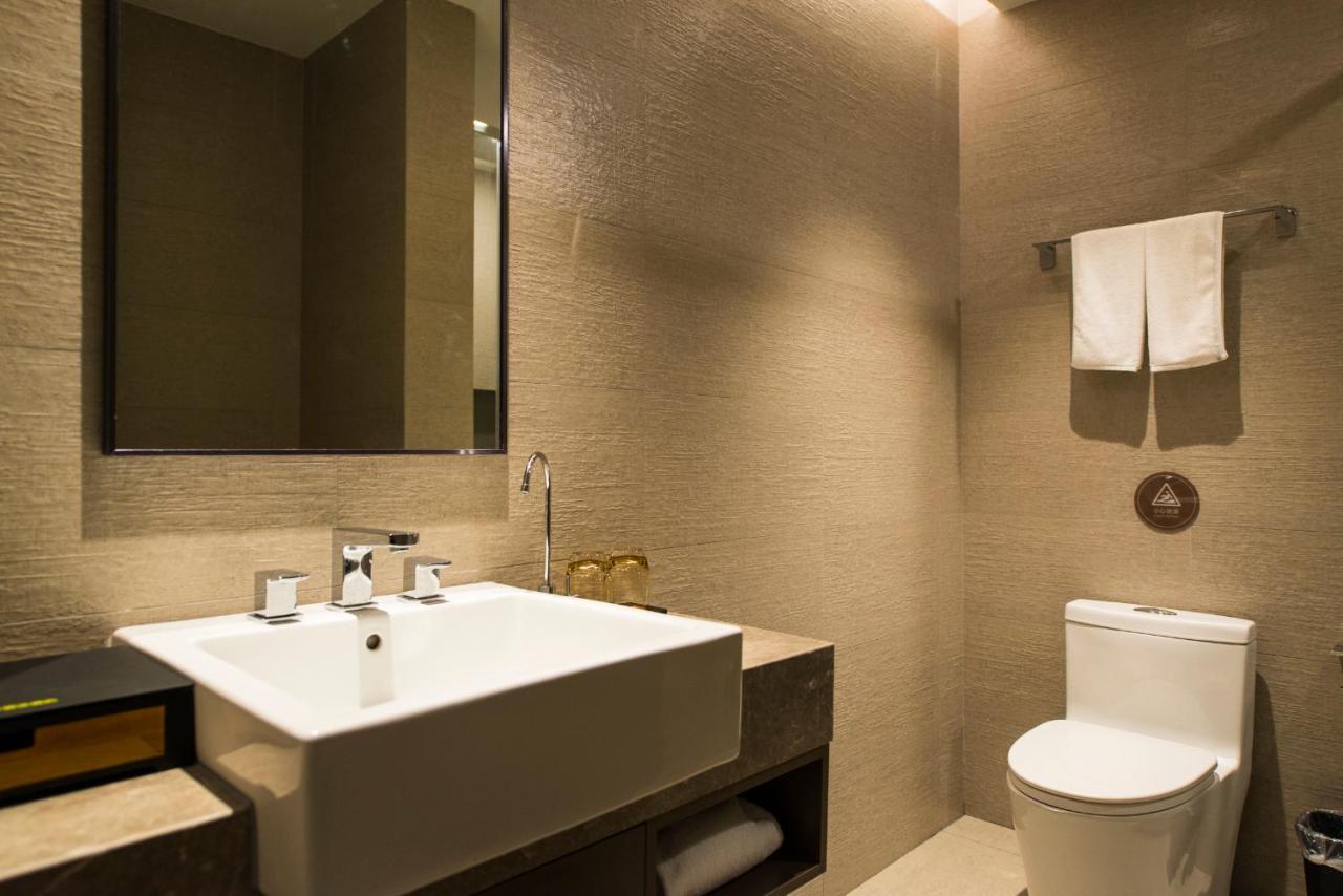 Home Inns Plus Shanghai Xujiahui Branch Kültér fotó
