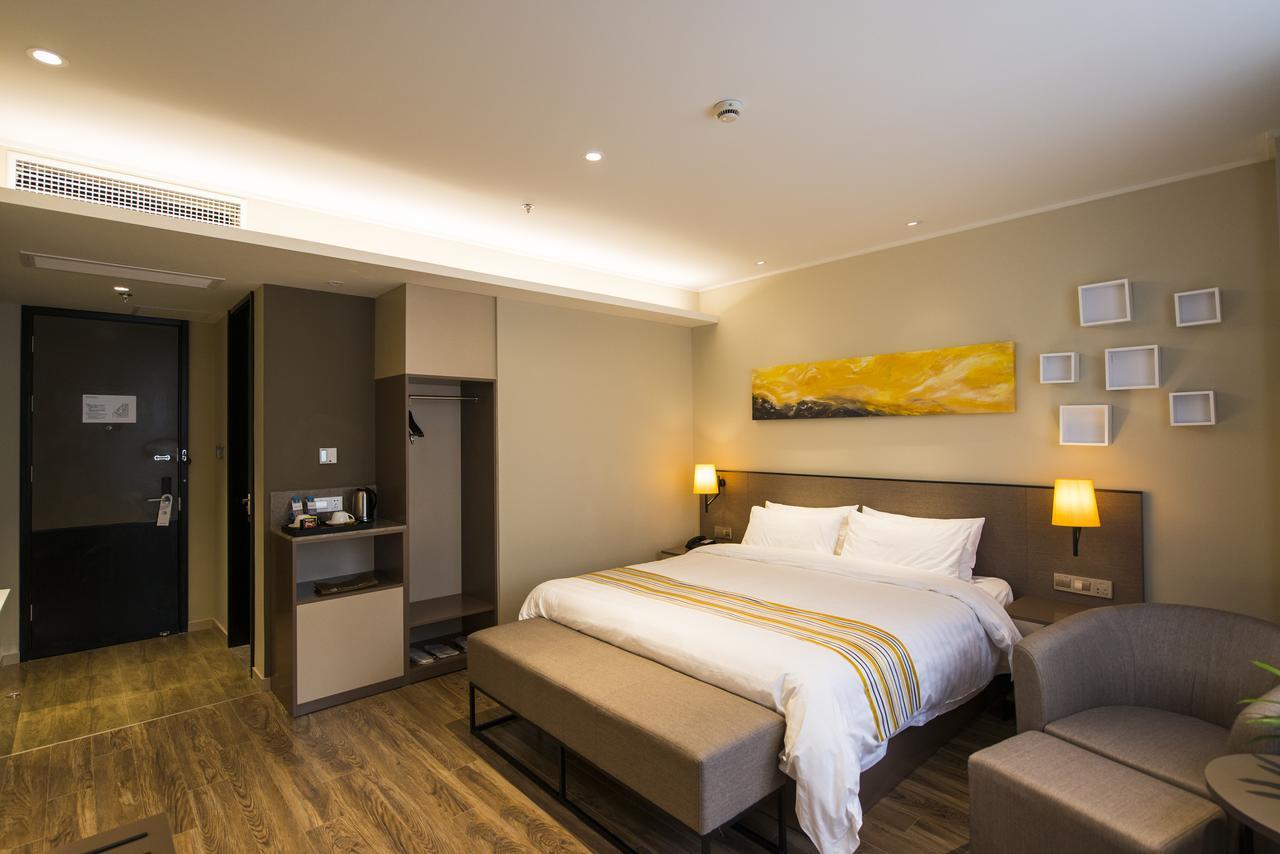 Home Inns Plus Shanghai Xujiahui Branch Kültér fotó