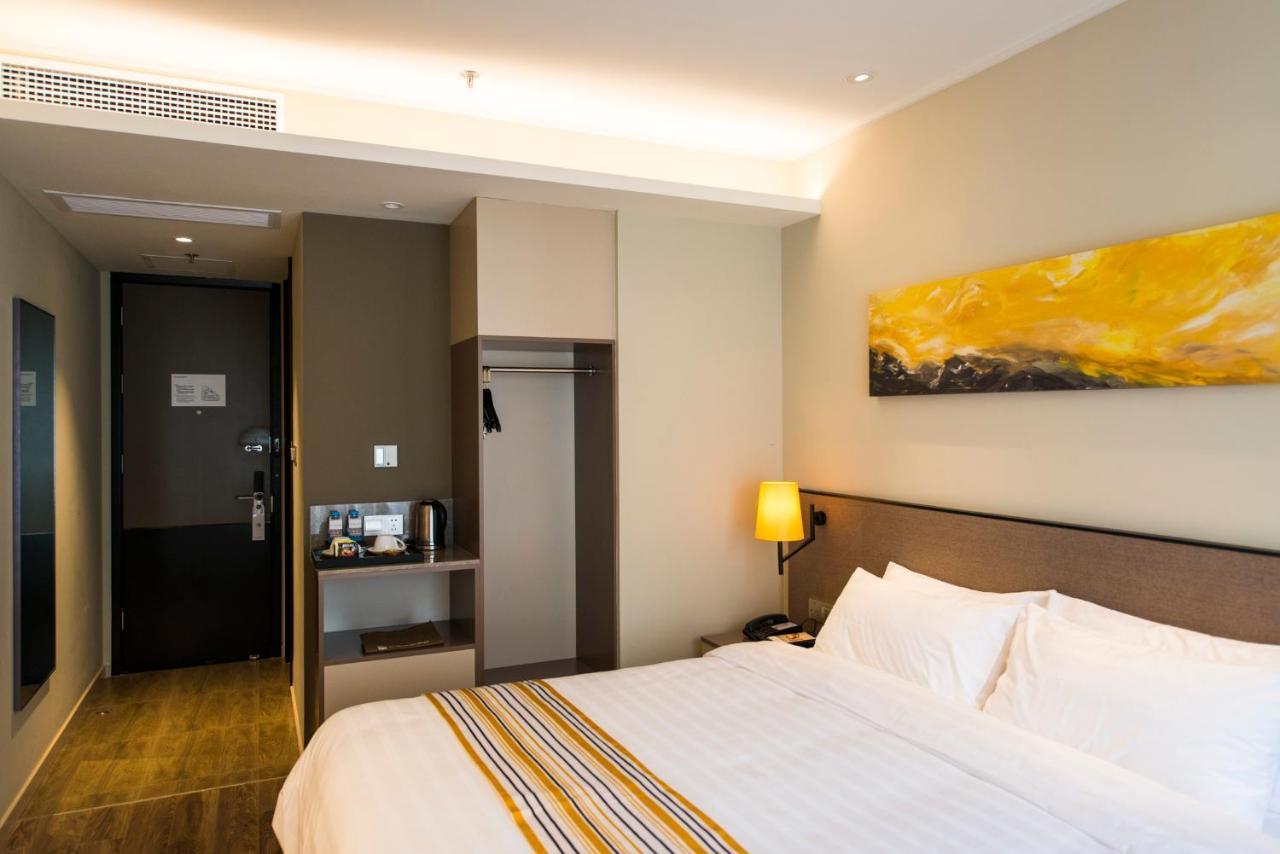 Home Inns Plus Shanghai Xujiahui Branch Kültér fotó